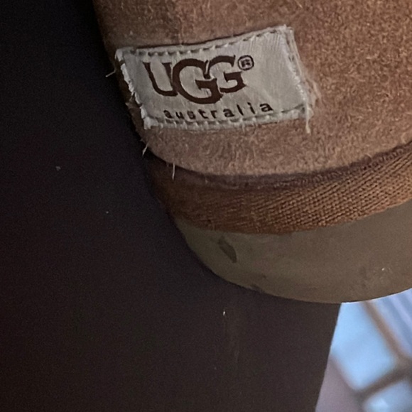 Used ugh boots size 8 - Picture 3 of 4